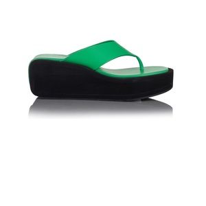 NWOT FRAME Le Ocean Wedge Flip Flop